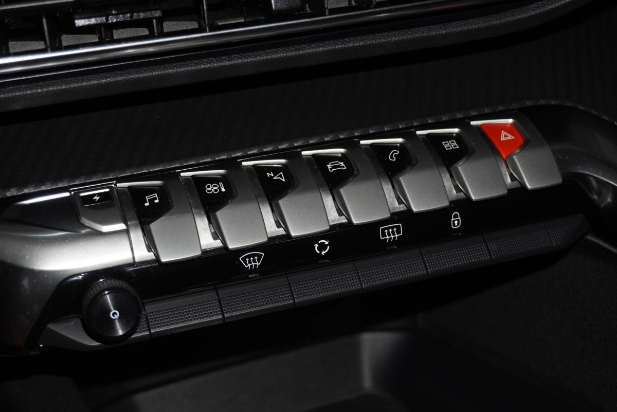 peugeot-3008-2022-hibrido-a-gasolina-1598cc