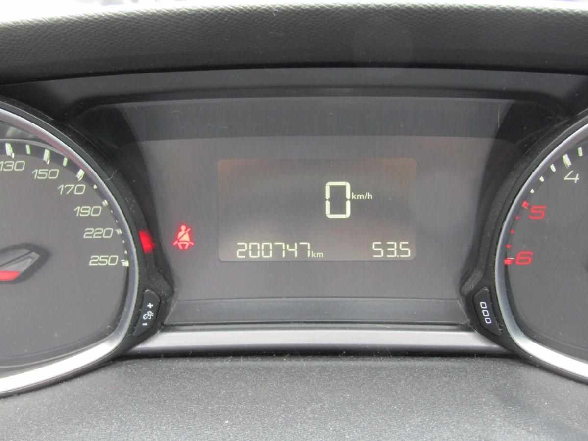 peugeot-308-sw-2015-diesel-1560cc