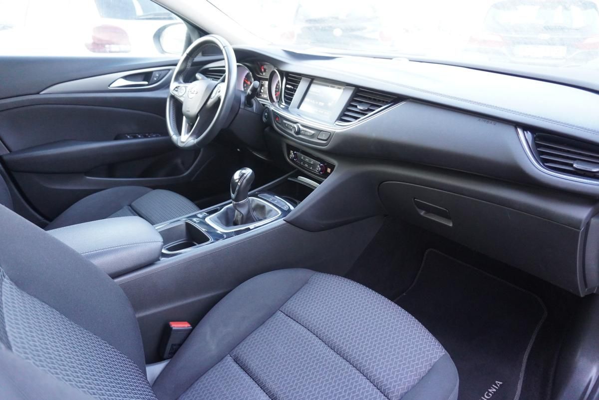 opel-insignia-2022-diesel-1496cc