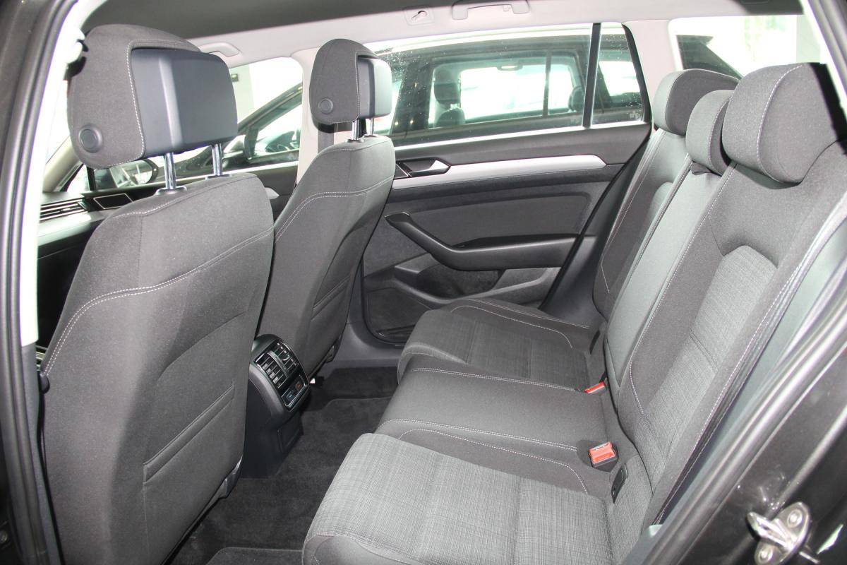 volkswagen-passat-variant-2020-diesel-1598cc
