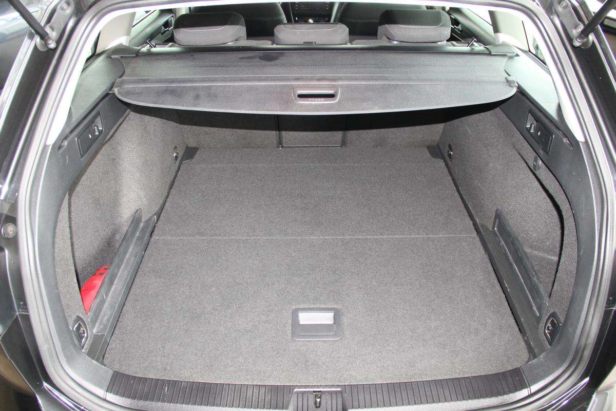 volkswagen-passat-variant-2020-diesel-1598cc