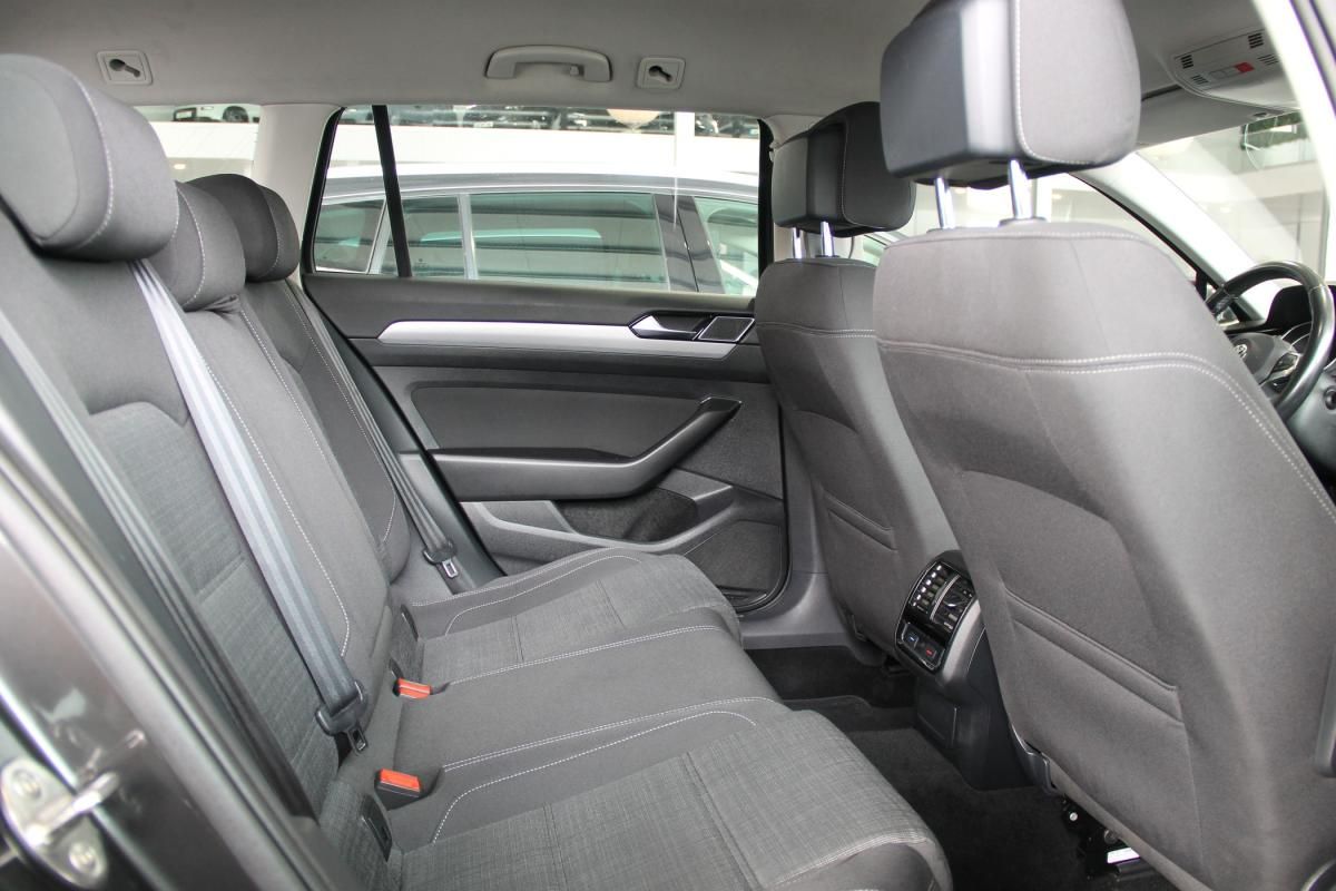volkswagen-passat-variant-2020-diesel-1598cc