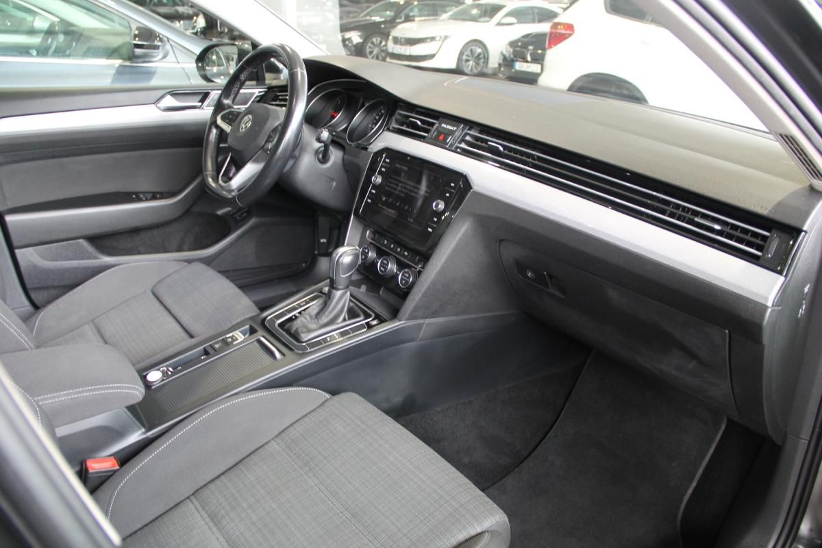 volkswagen-passat-variant-2020-diesel-1598cc