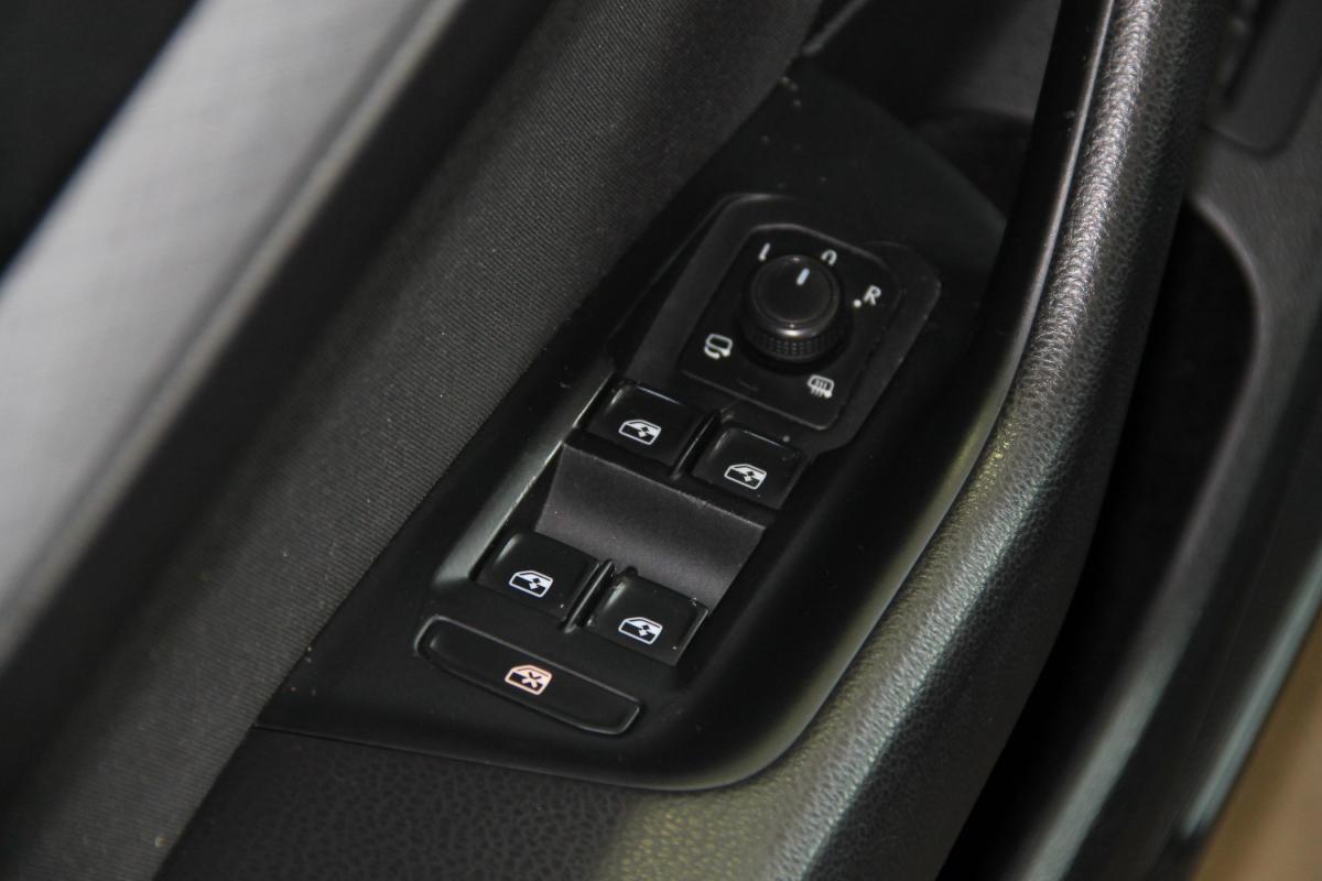 volkswagen-passat-variant-2020-diesel-1598cc