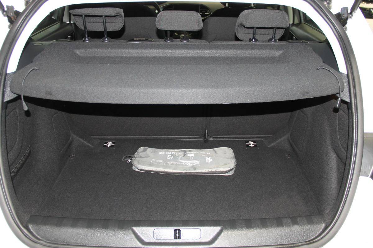 peugeot-308-2019-diesel-1499cc