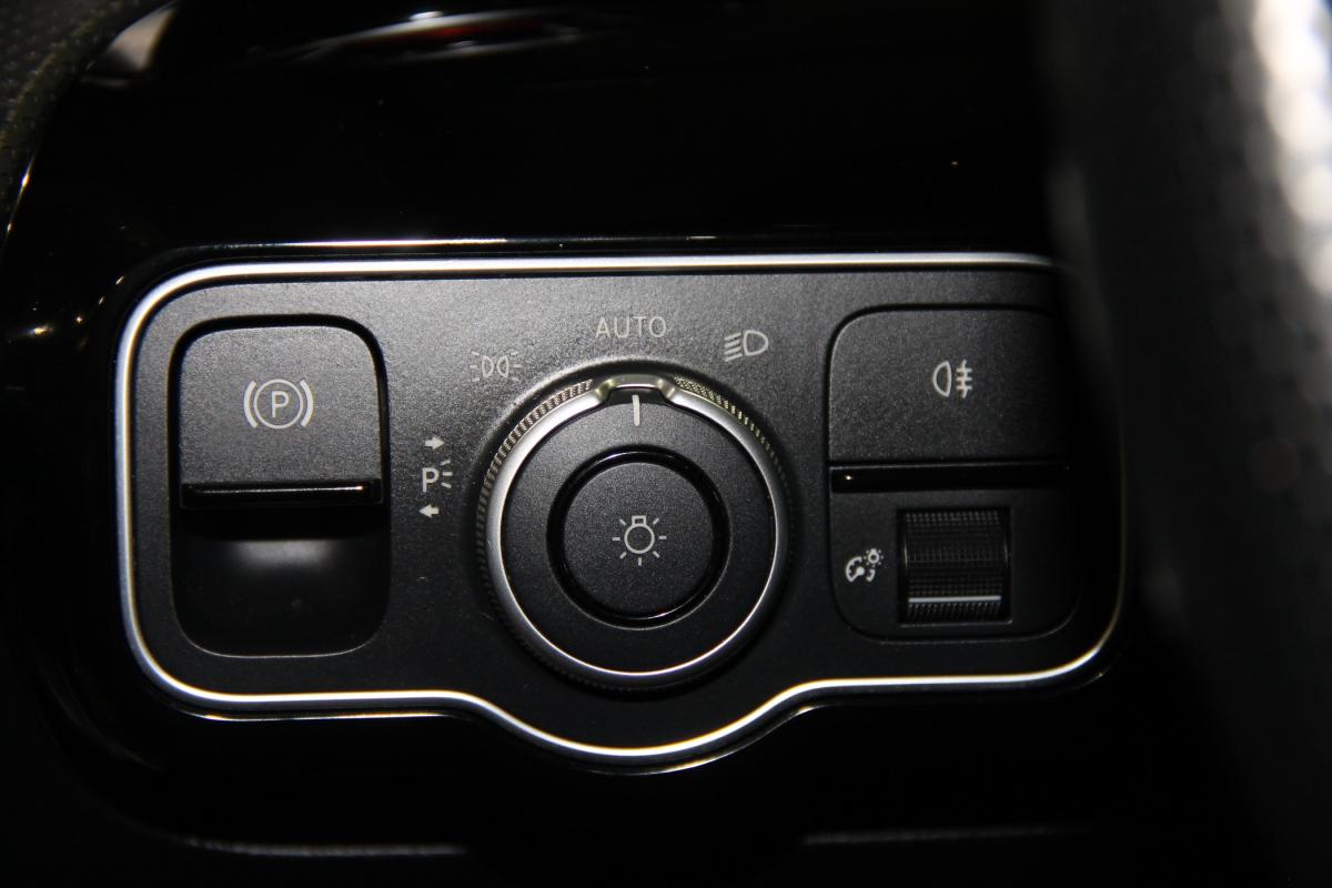 mercedes-benz-cla-2023-diesel-1950cc
