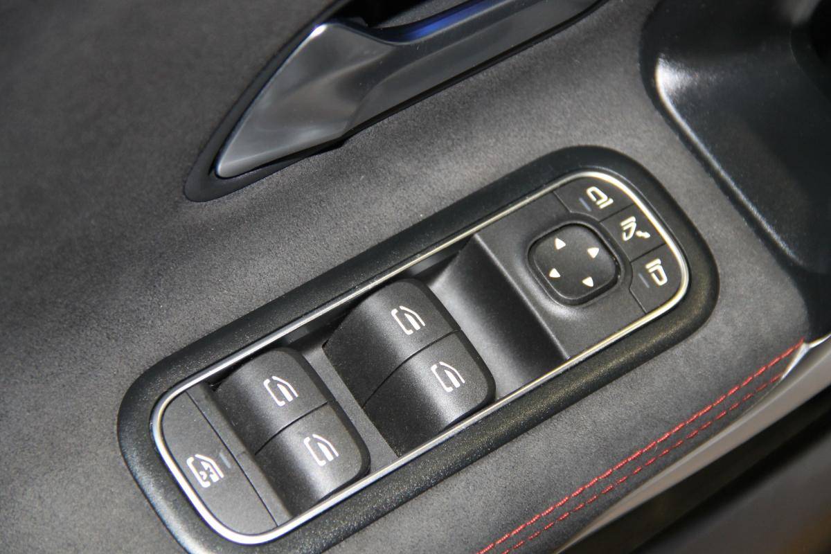 mercedes-benz-cla-2023-diesel-1950cc