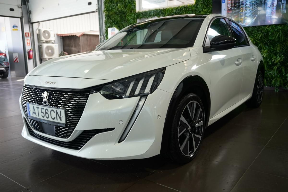 peugeot-208-2022-diesel-1499cc