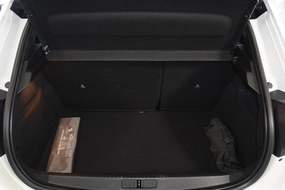peugeot-208-2022-diesel-1499cc