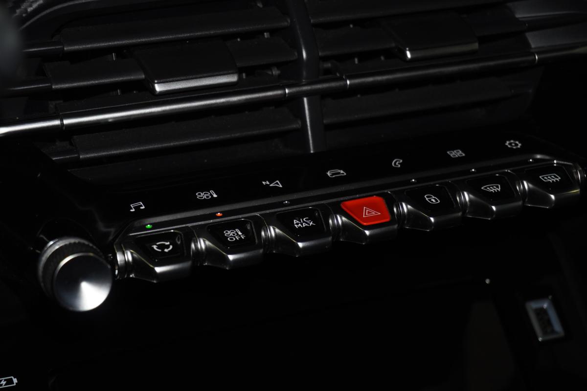 peugeot-208-2022-diesel-1499cc