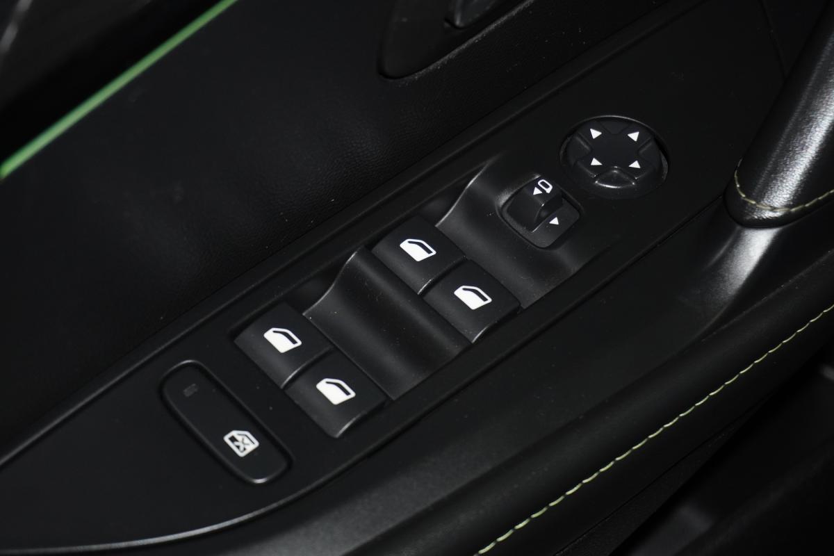 peugeot-208-2022-diesel-1499cc