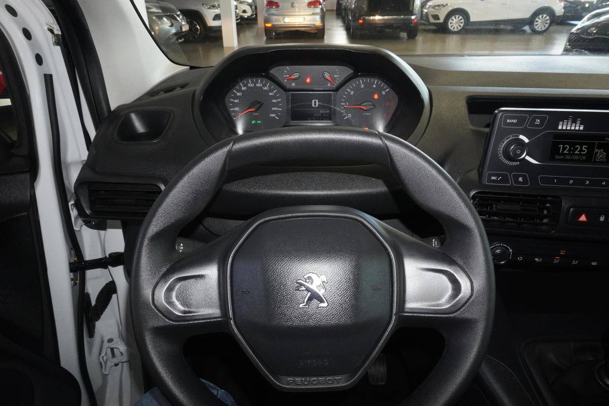 peugeot-partner-2023-diesel-1499cc