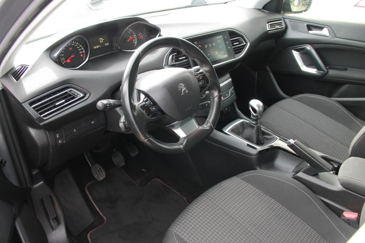 peugeot-308-sw-2018-diesel-1499cc
