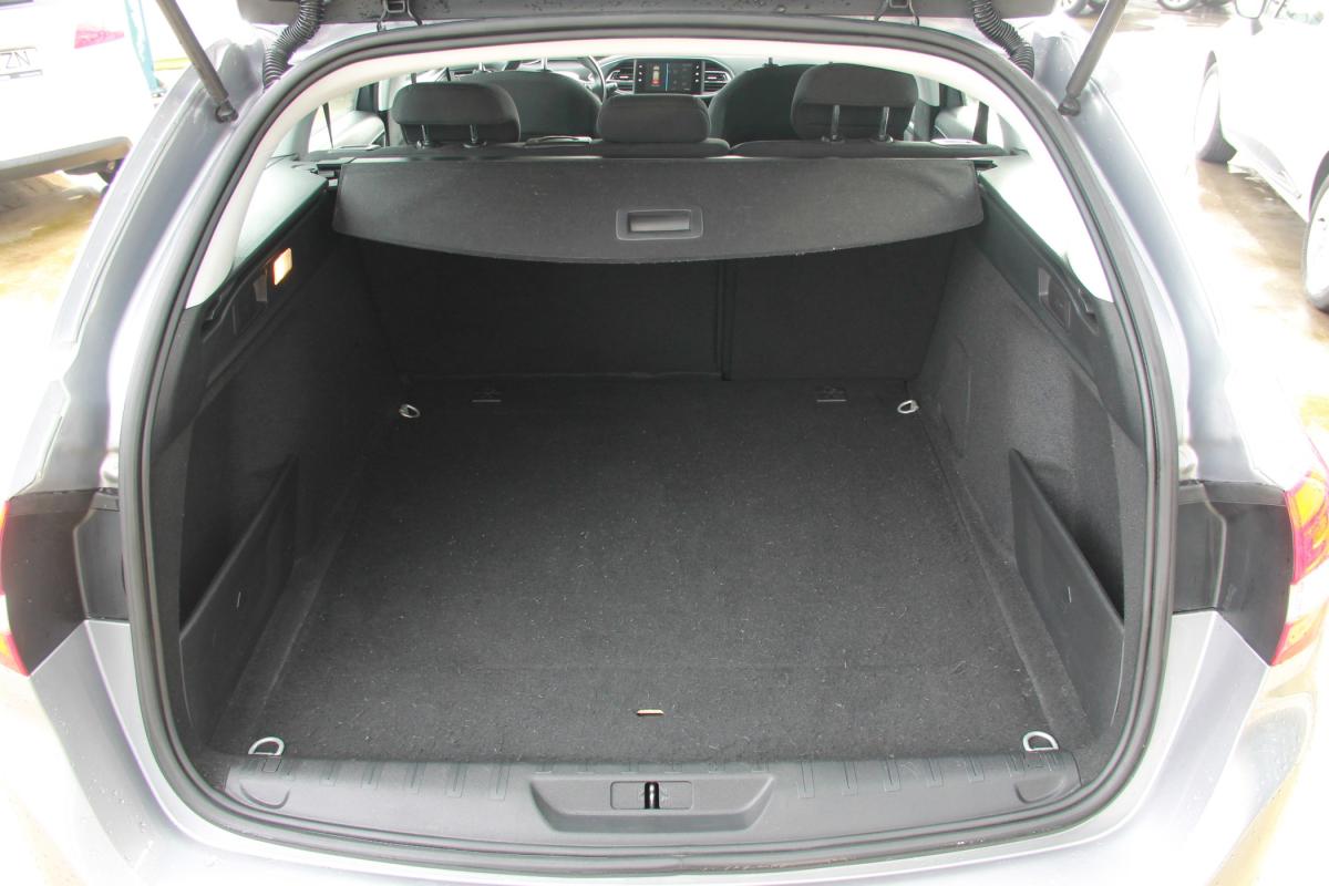 peugeot-308-sw-2018-diesel-1499cc