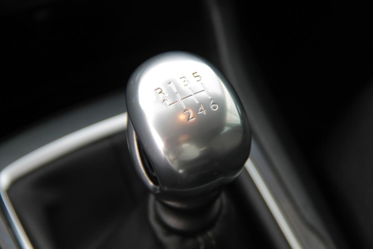 peugeot-308-sw-2018-diesel-1499cc