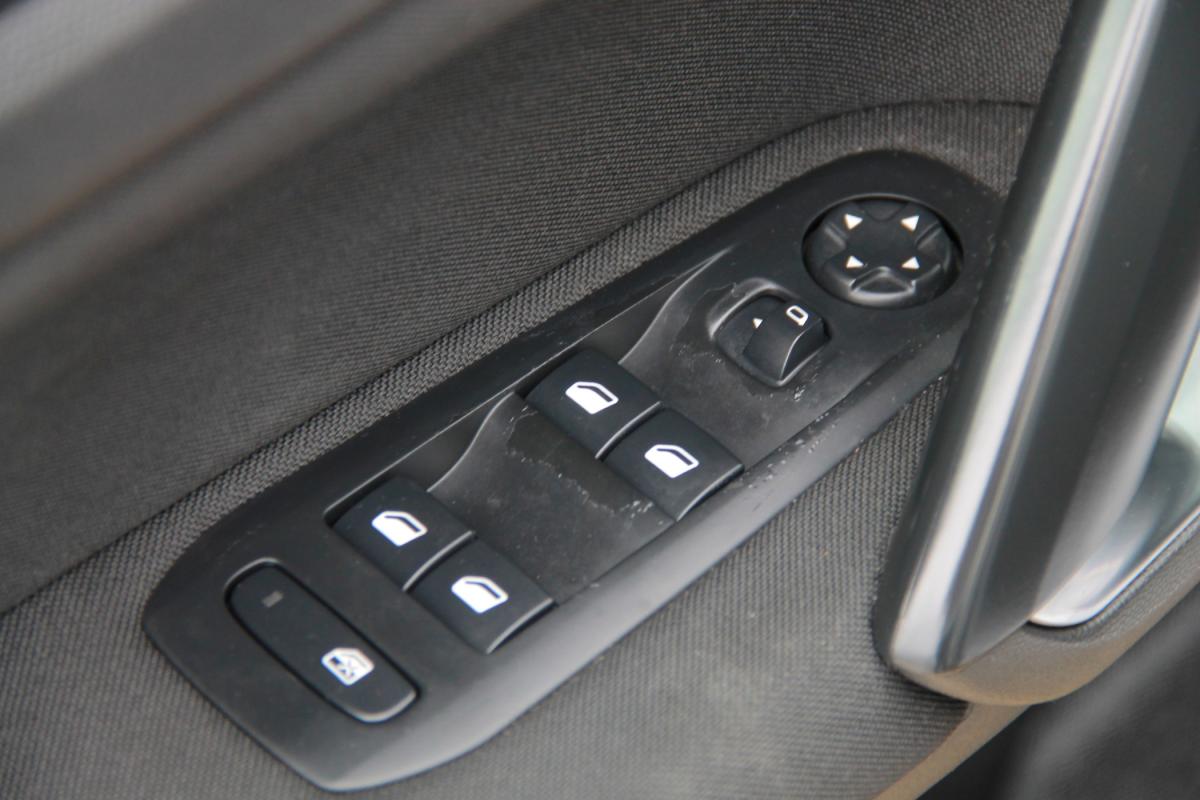 peugeot-308-sw-2018-diesel-1499cc