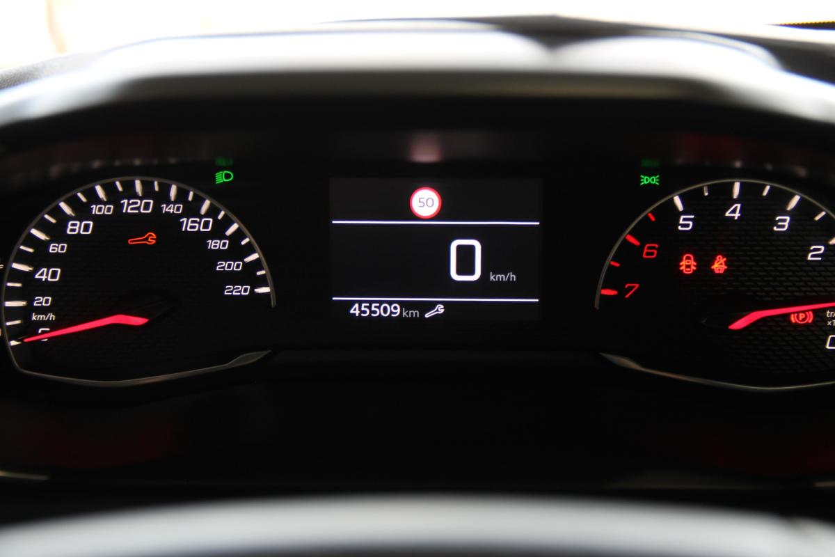 peugeot-208-2024-gasolina-1199cc