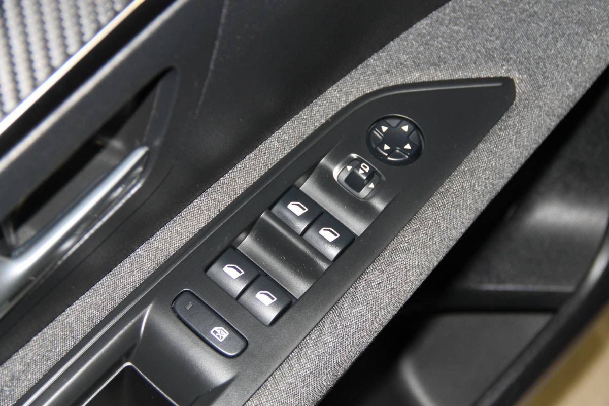 peugeot-3008-2021-diesel-1499cc