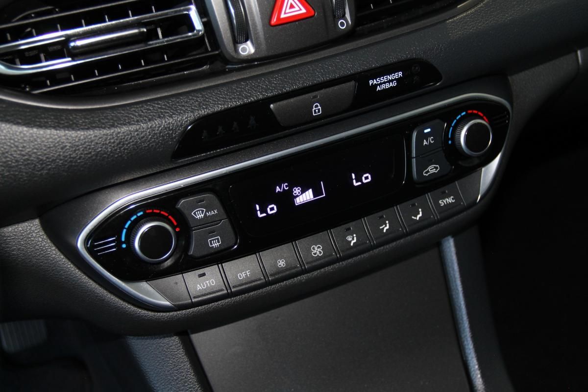 hyundai-i30-2023-gasolina-998cc