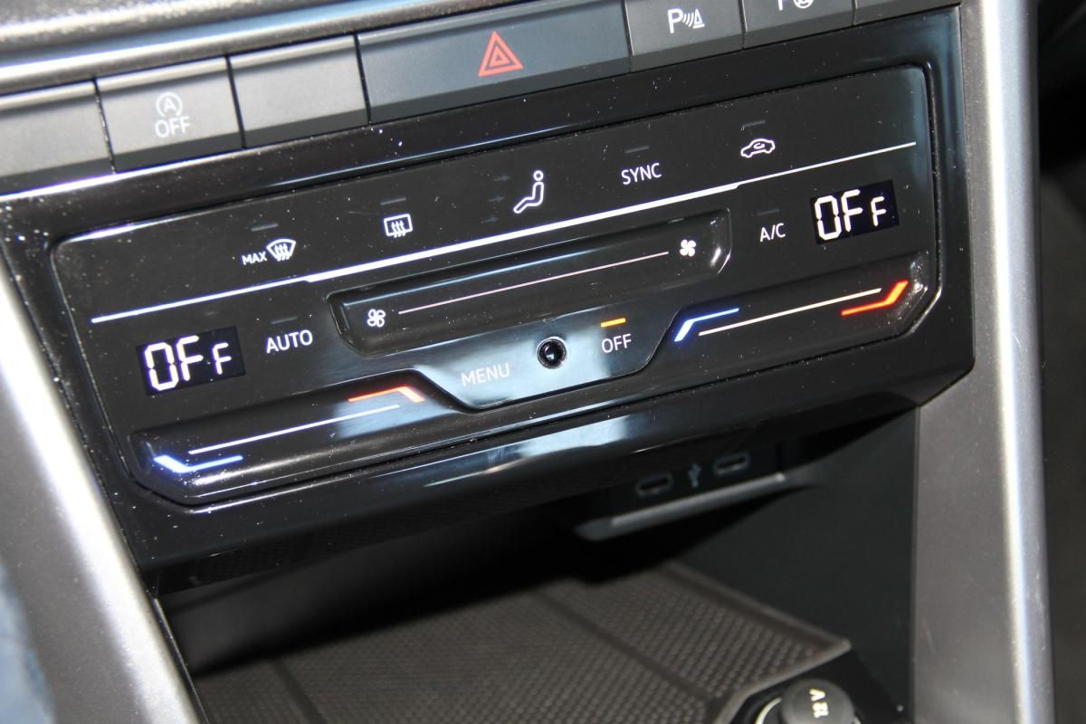 volkswagen-t-roc-2023-gasolina-999cc
