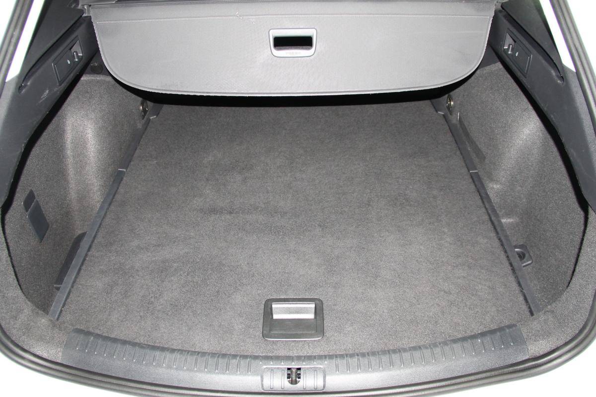 seat-leon-st-2023-diesel-1968cc