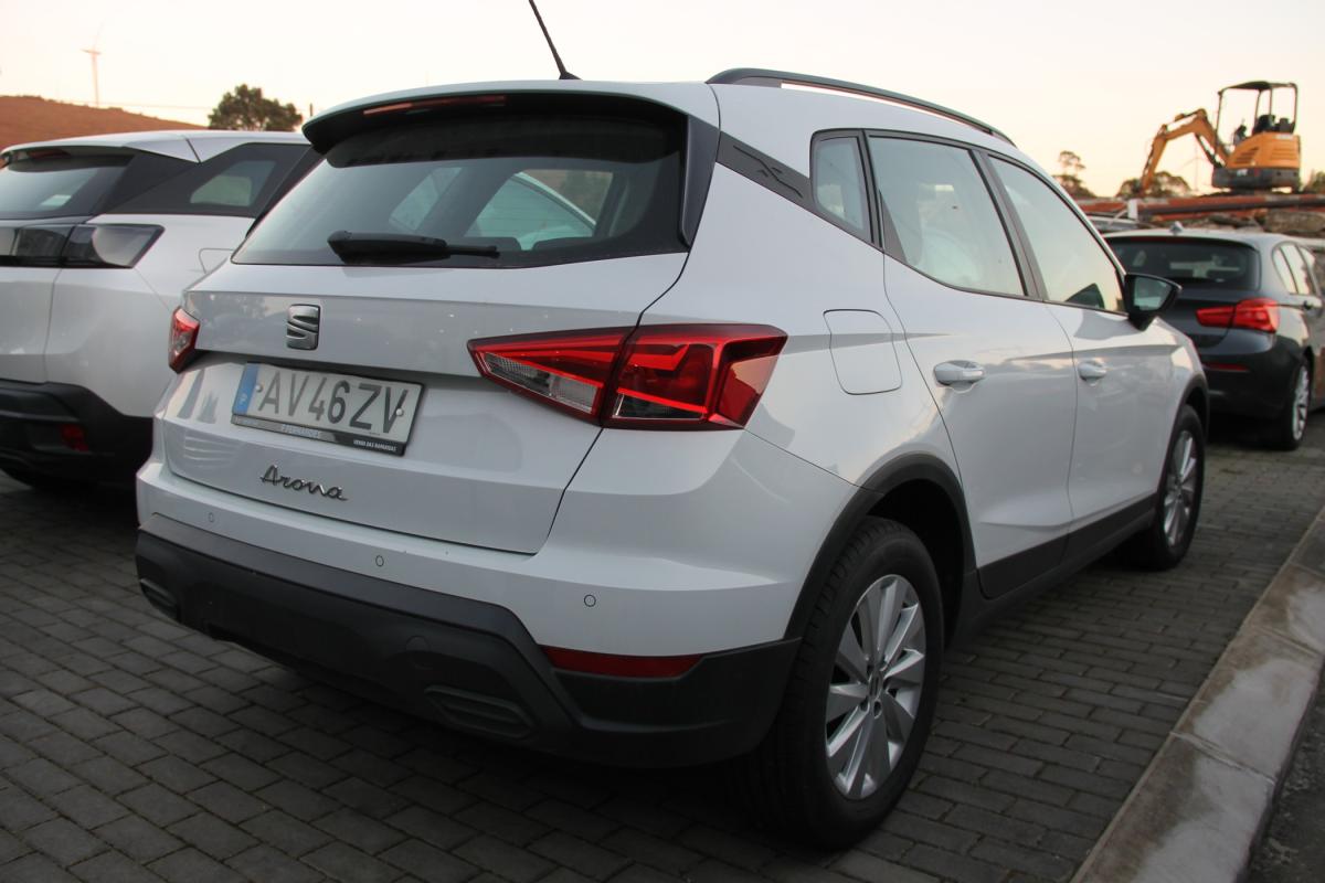 seat-arona-2023-gasolina-999cc
