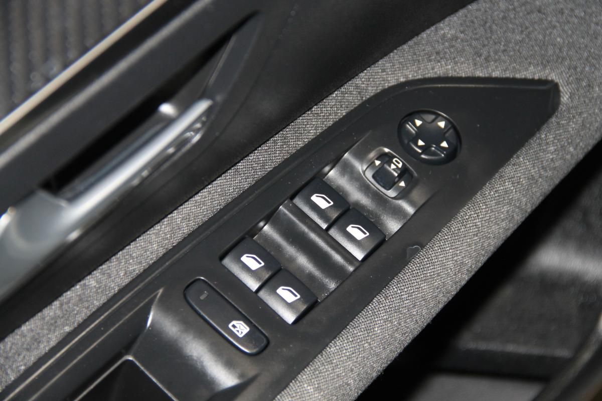 peugeot-3008-2021-diesel-1499cc