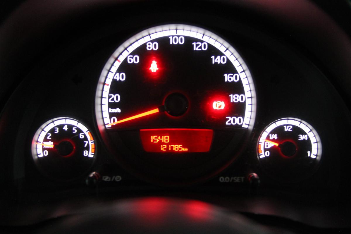volkswagen-up-2013-gasolina-999cc