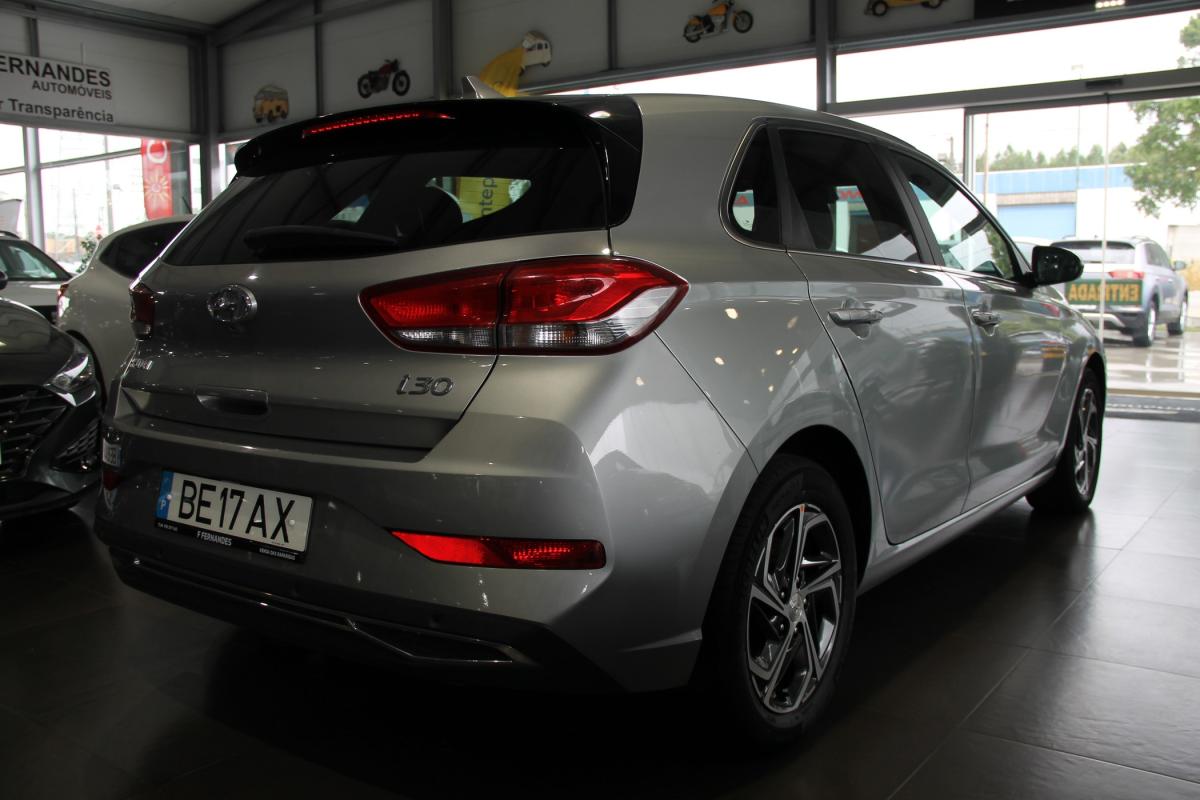 hyundai-i30-2023-gasolina-998cc