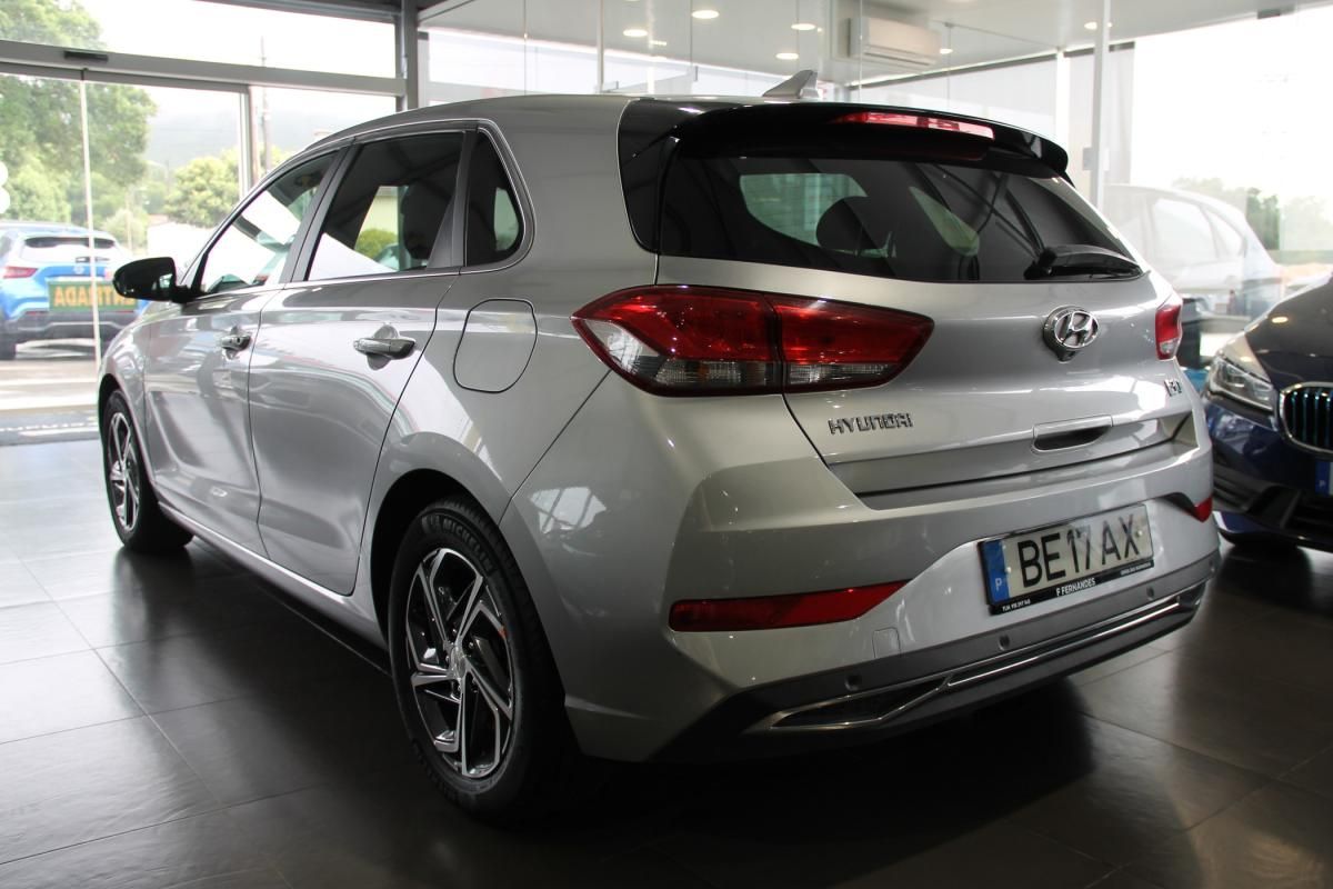hyundai-i30-2023-gasolina-998cc