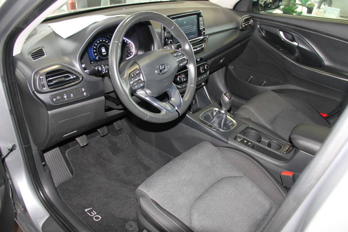 hyundai-i30-2023-gasolina-998cc