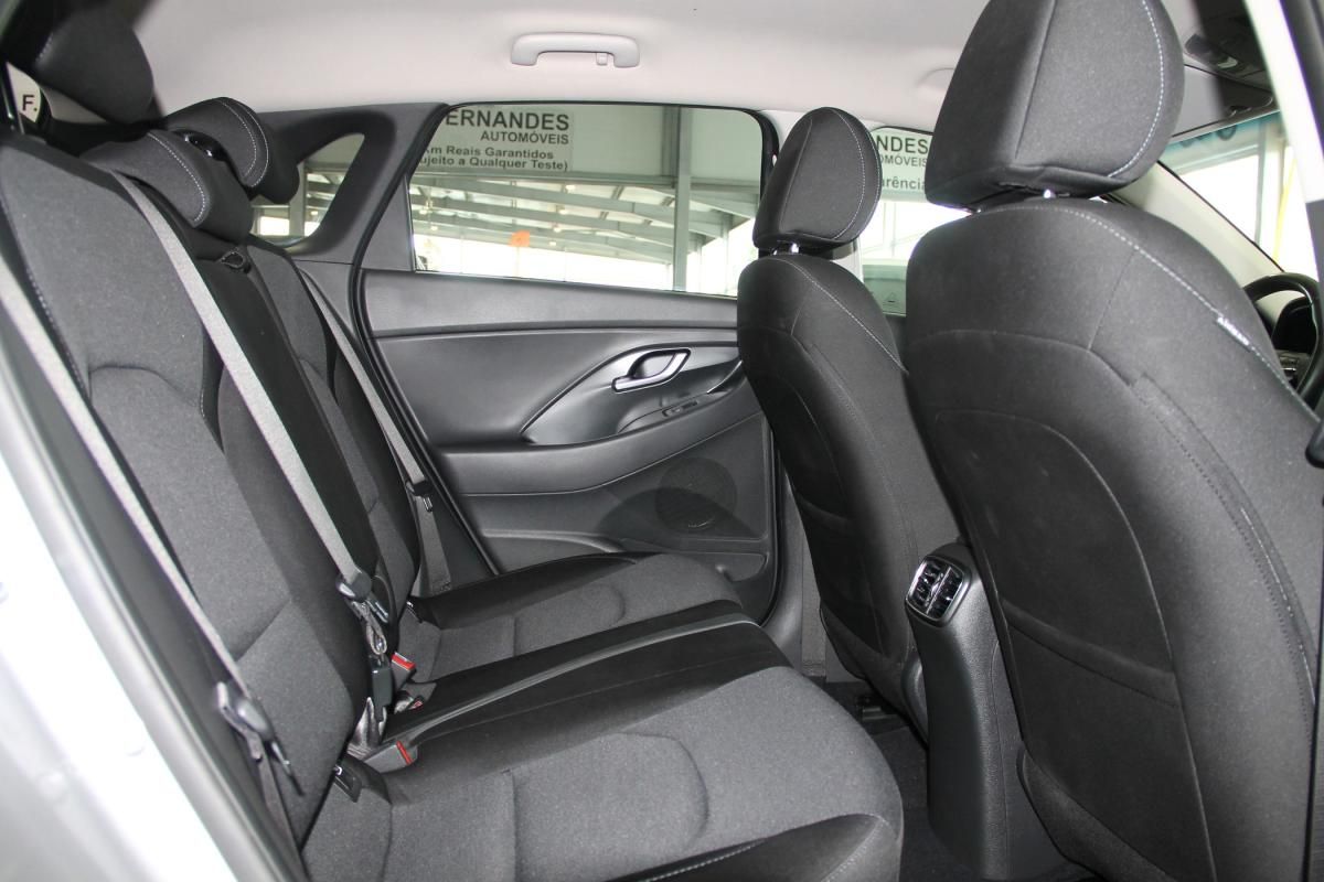 hyundai-i30-2023-gasolina-998cc