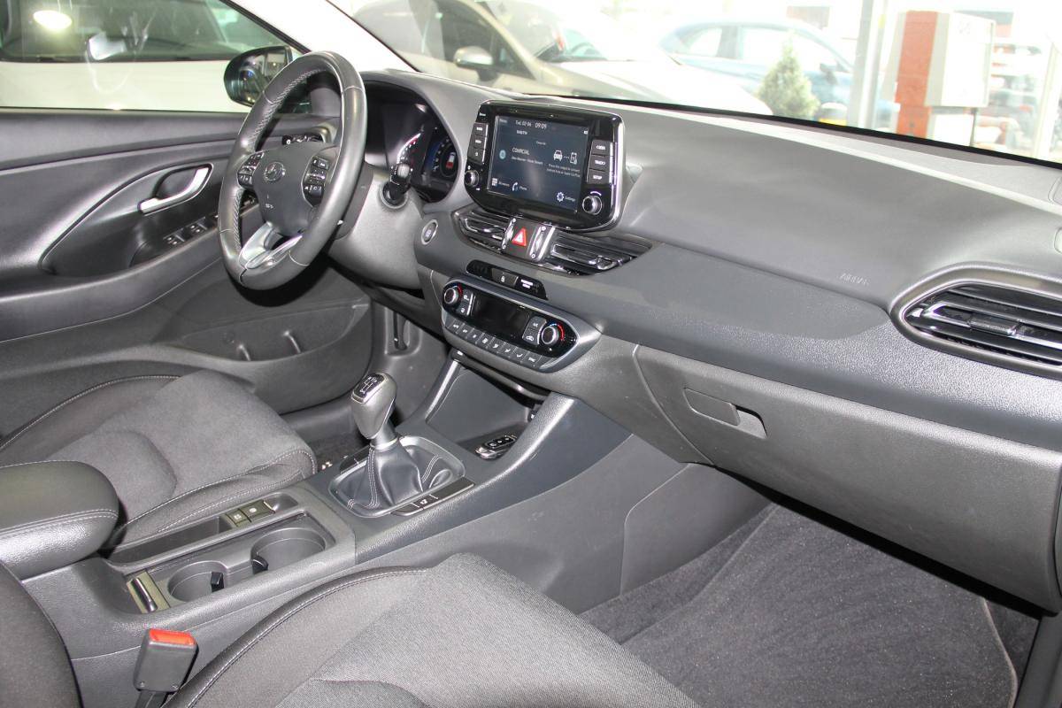 hyundai-i30-2023-gasolina-998cc