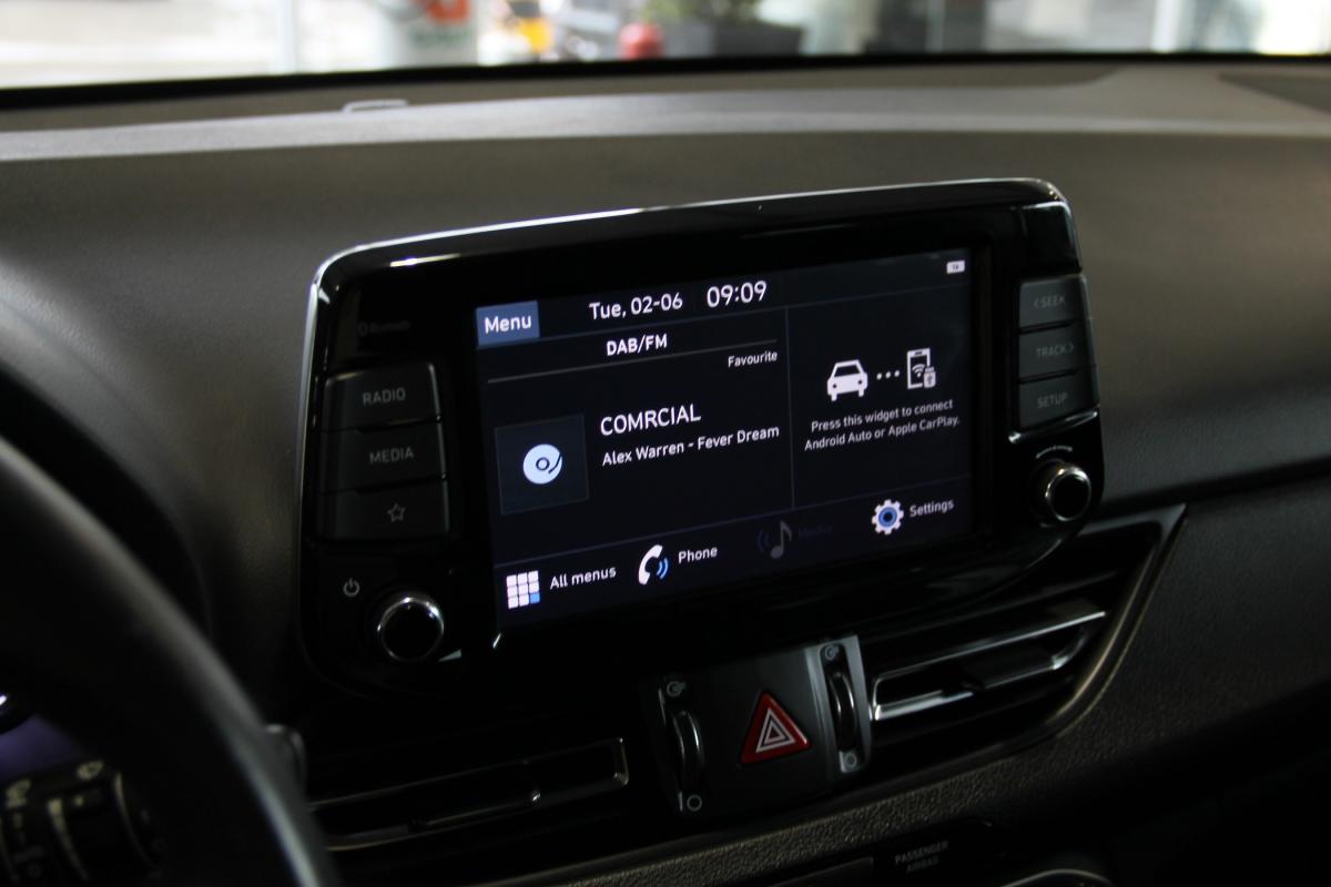 hyundai-i30-2023-gasolina-998cc