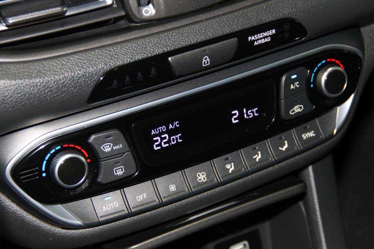 hyundai-i30-2023-gasolina-998cc