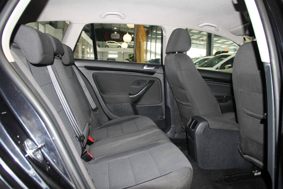 volkswagen-golf-variant-2011-diesel-1598cc
