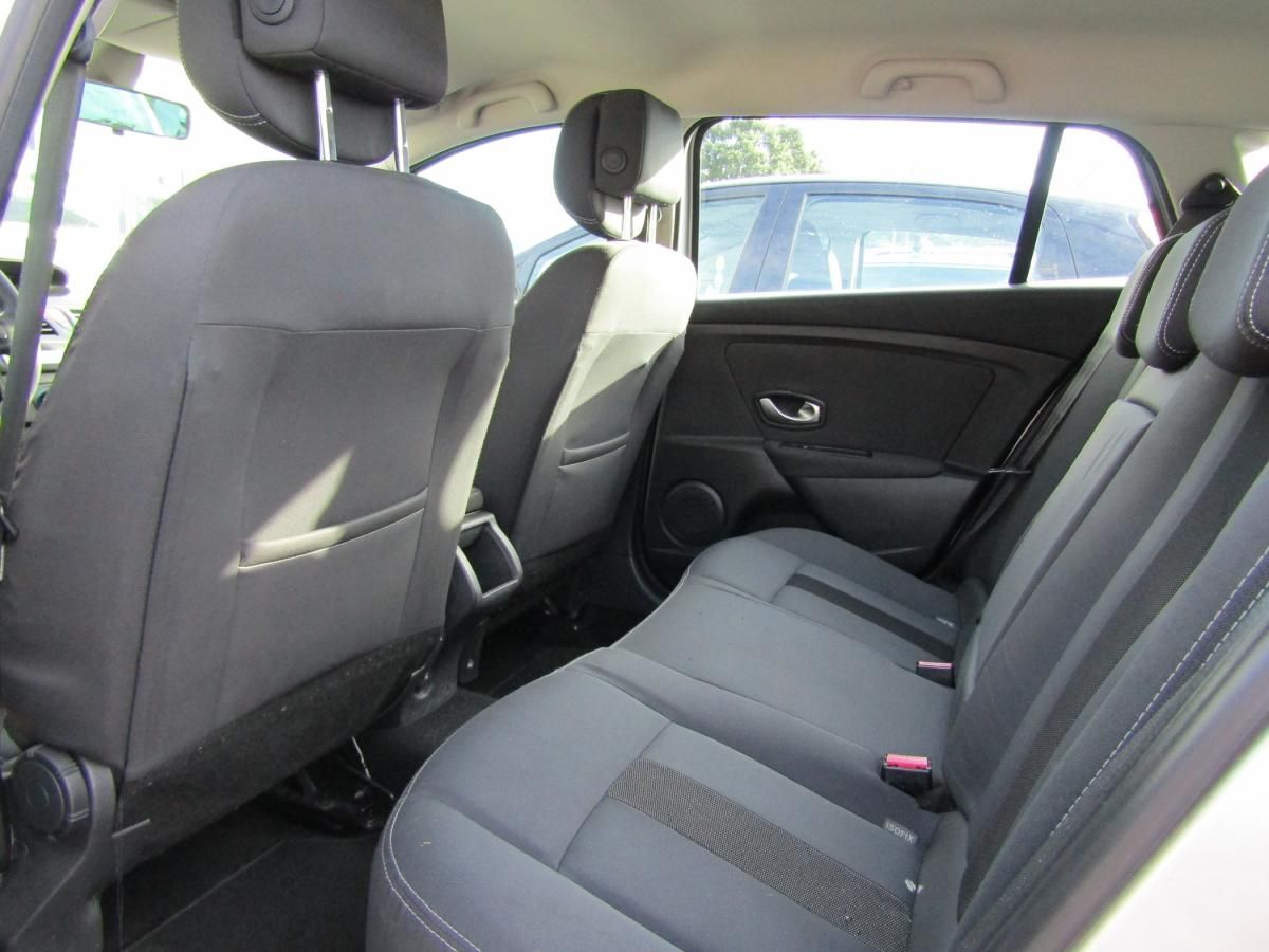 renault-megane-sport-tourer-2010-diesel-1461cc