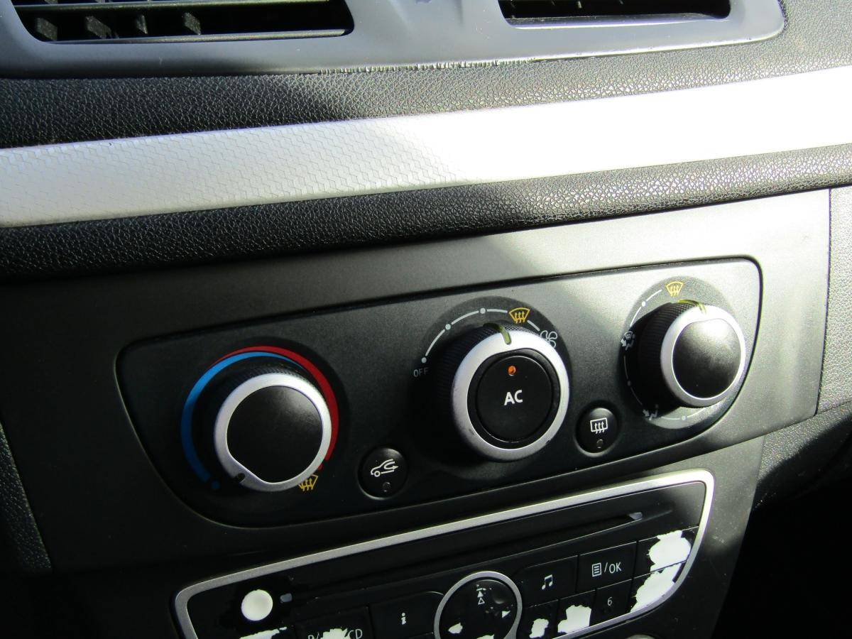 renault-megane-sport-tourer-2010-diesel-1461cc