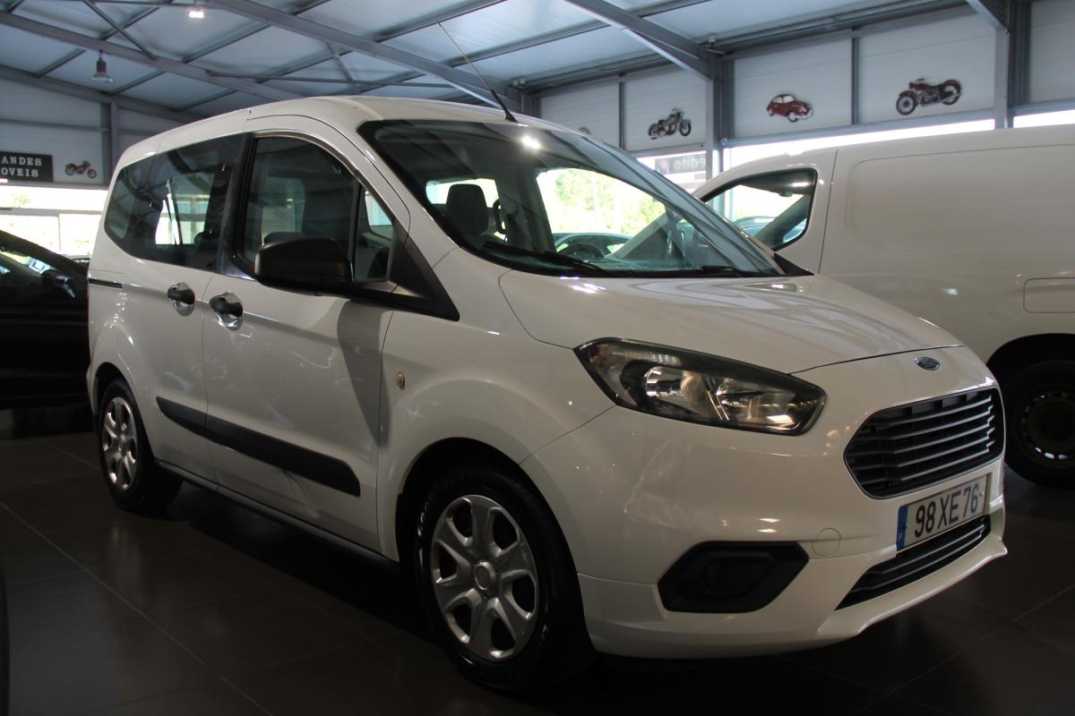 ford-tourneo-2019-gasolina-999cc