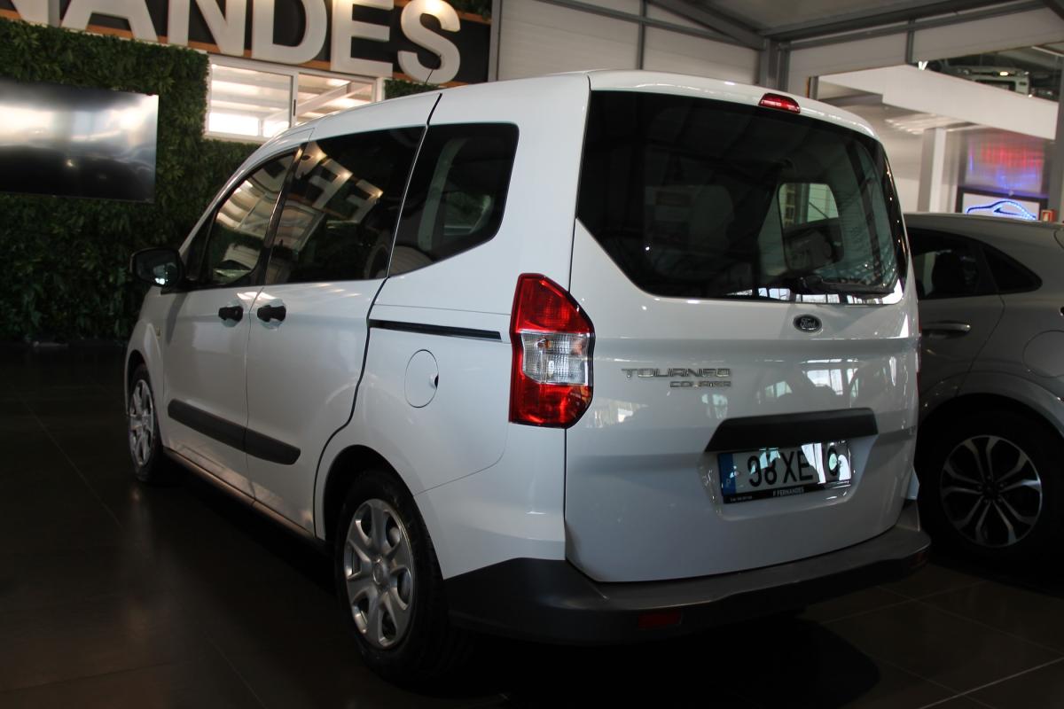 ford-tourneo-2019-gasolina-999cc