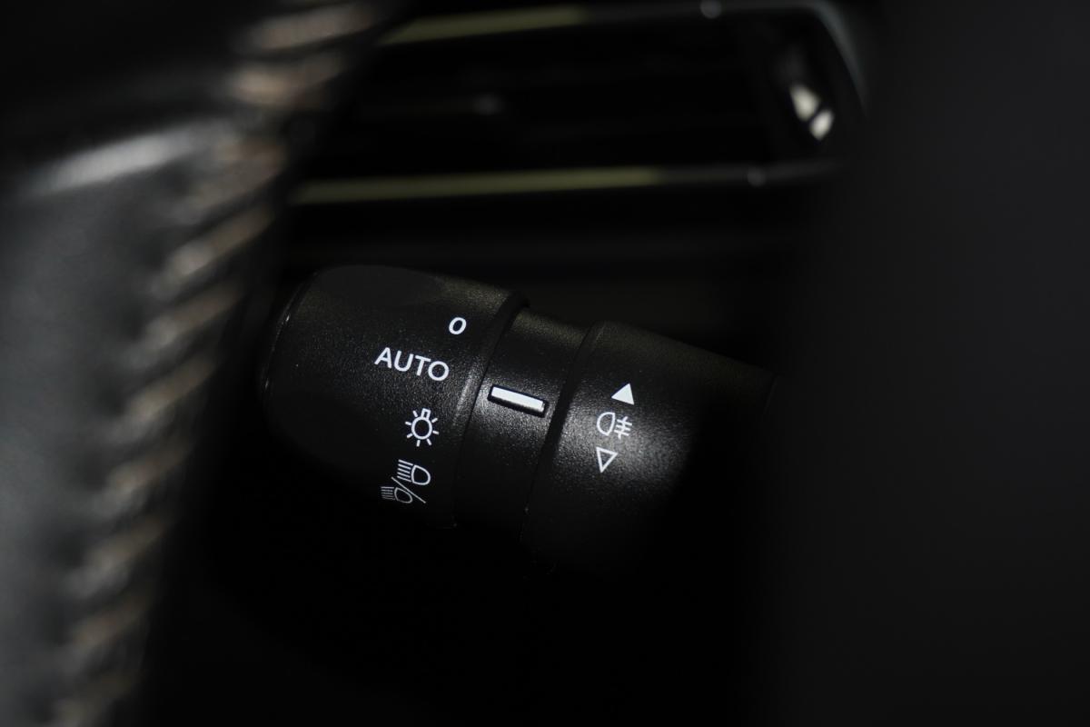 peugeot-308-2019-diesel-1499cc