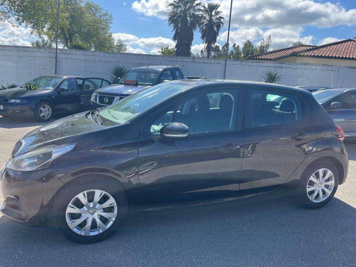 peugeot-208-2016-diesel-1560cc
