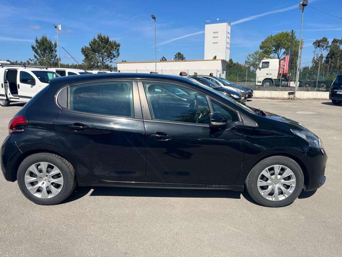 peugeot-208-2016-diesel-1560cc