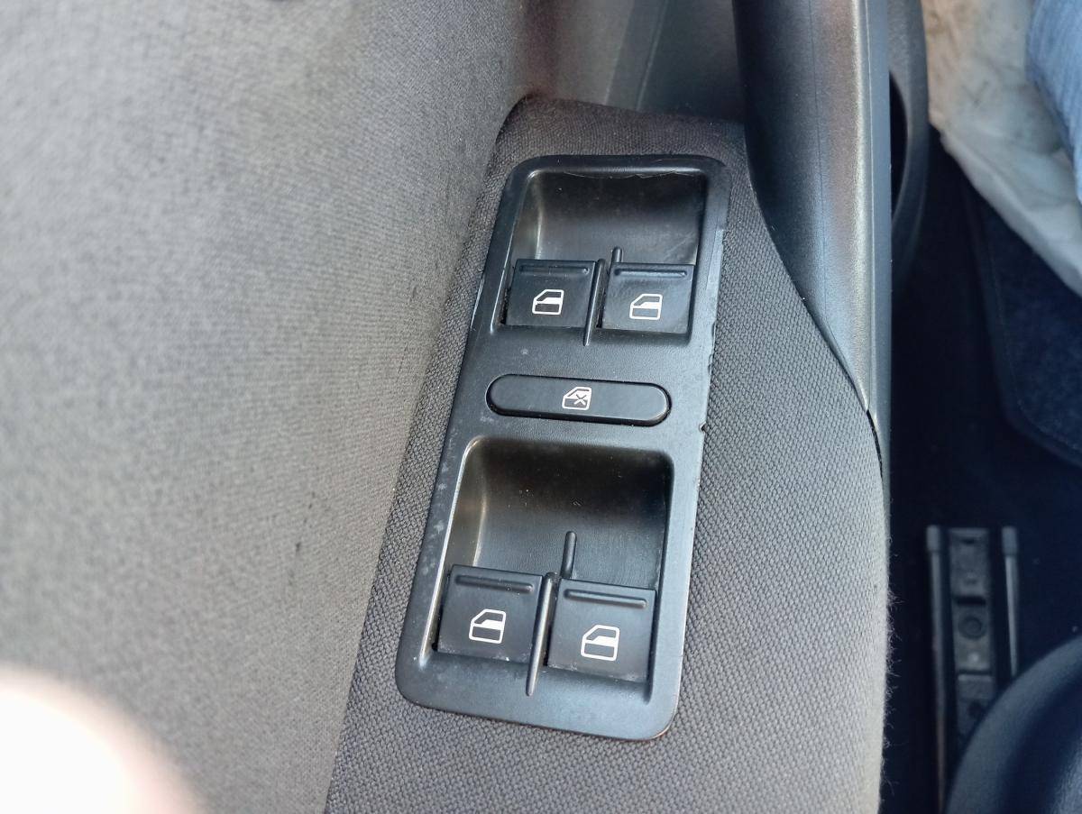 volkswagen-polo-2009-gasolina-1198cc