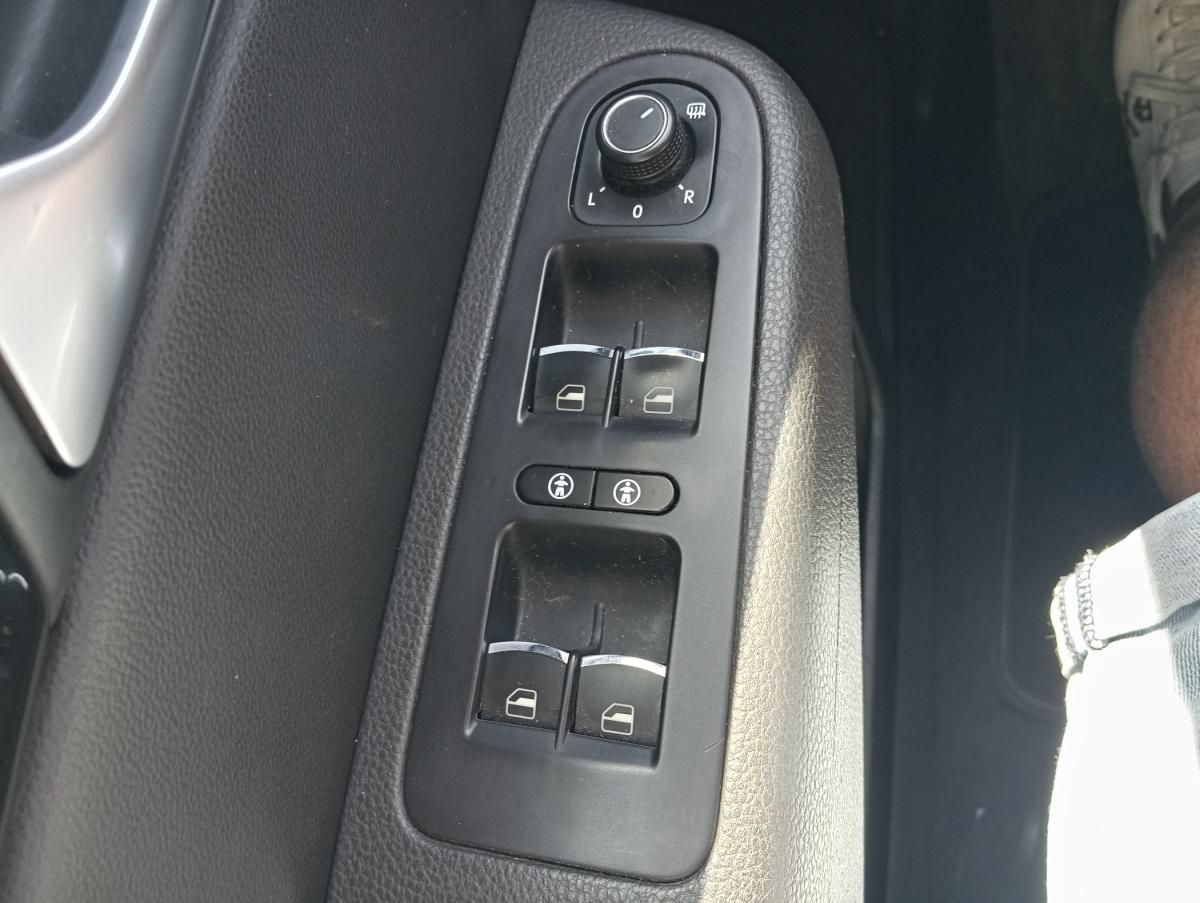 volkswagen-sharan-2017-diesel-1968cc