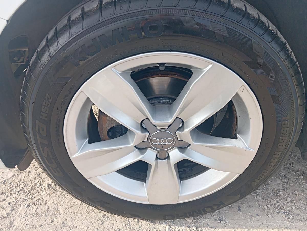 audi-a1-2015-gasolina-999cc