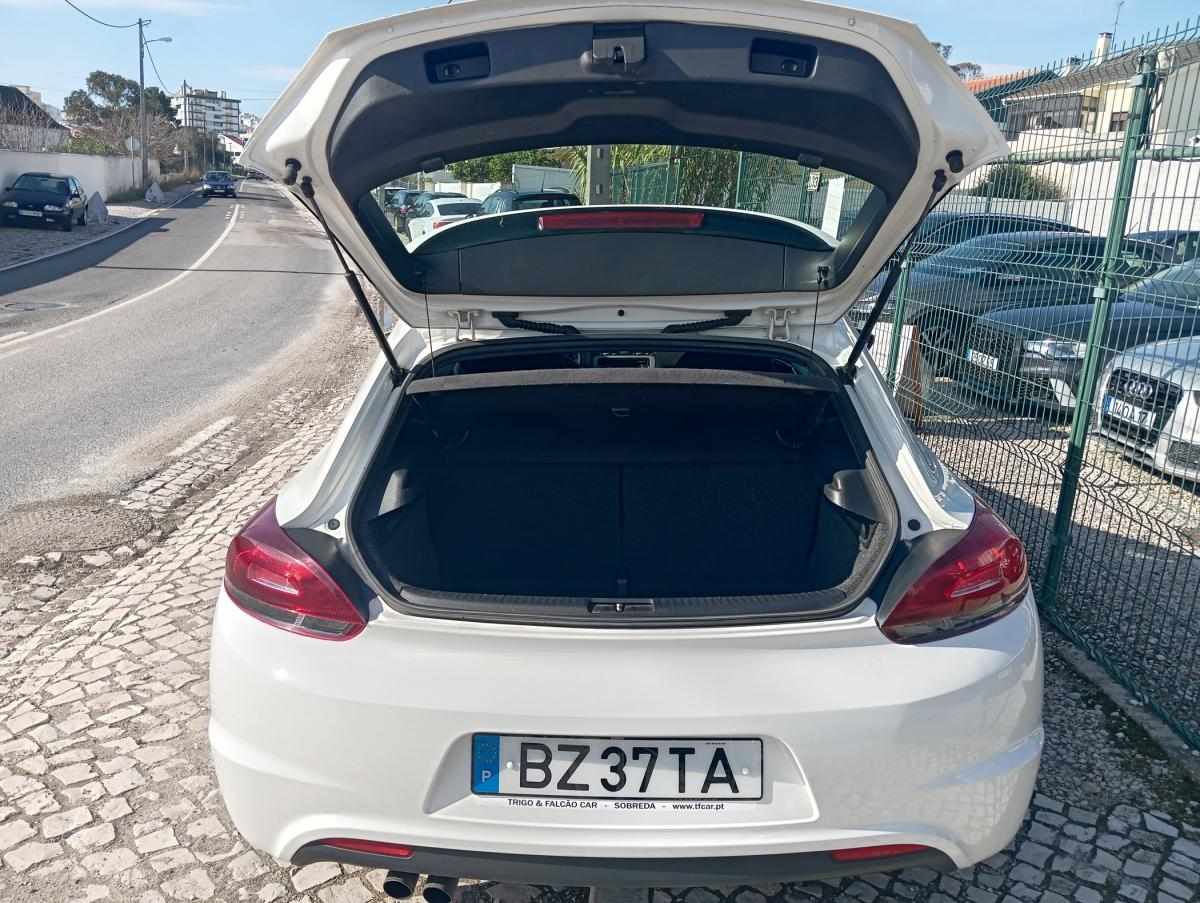 volkswagen-scirocco-2010-diesel-1968cc