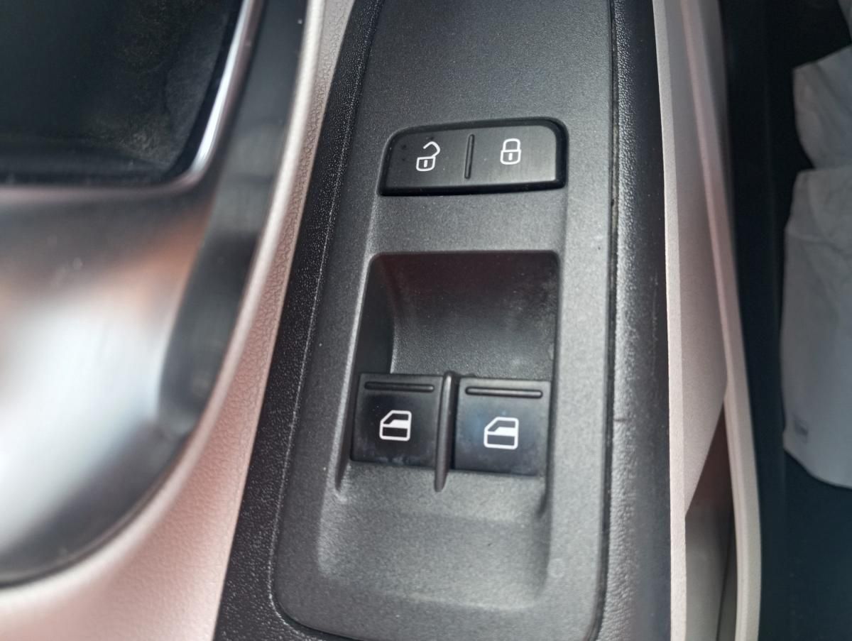 seat-mii-2015-gasolina-999cc