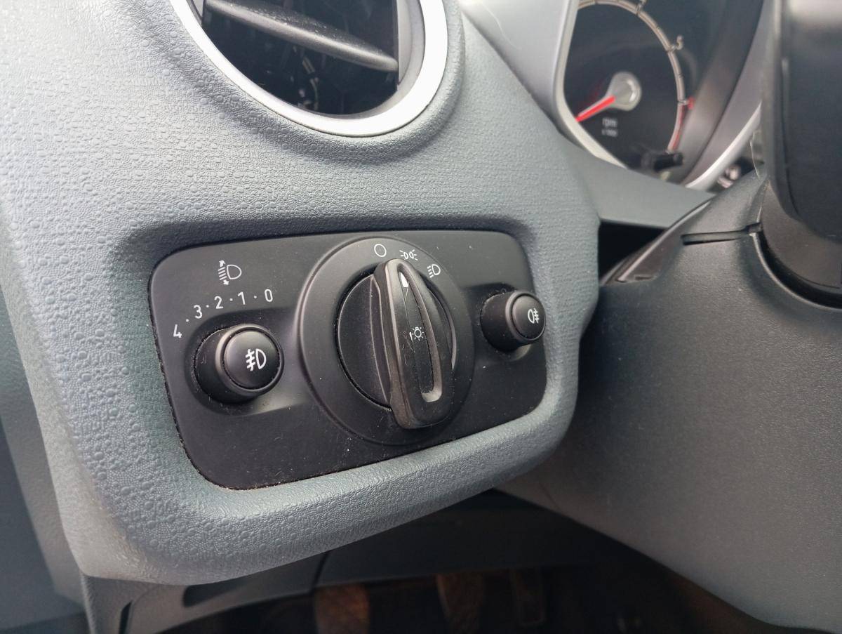 ford-fiesta-2011-gasolina-1242cc