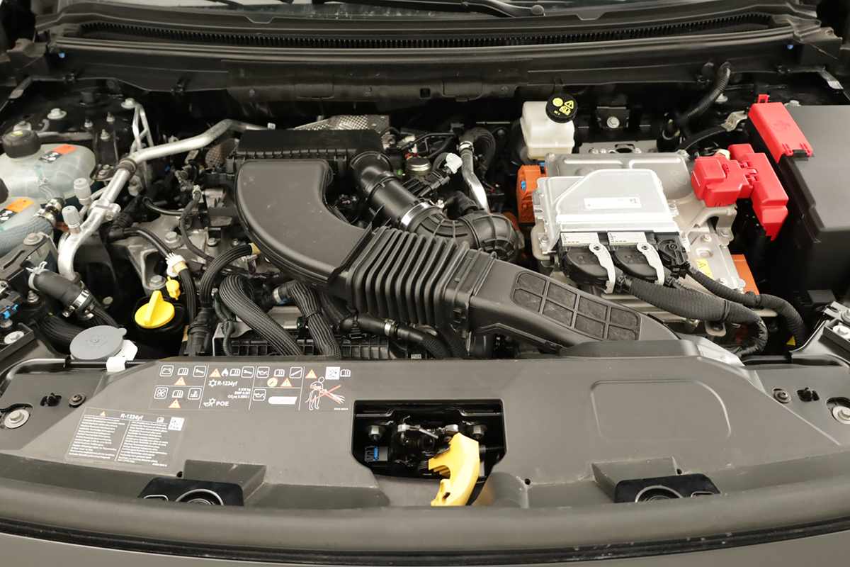 renault-rafale-2025-hibrido-a-gasolina-1199cc